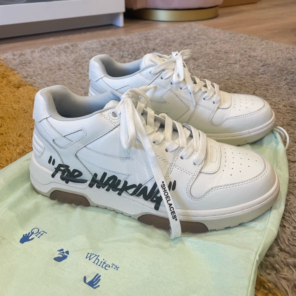 OFF-WHITE For Walking
Sneakers